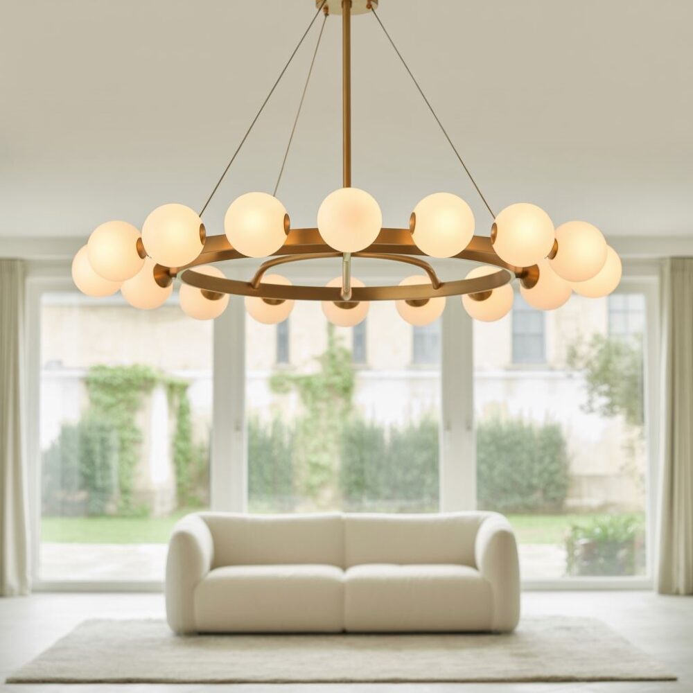 Elegancki żyrandol na suficie