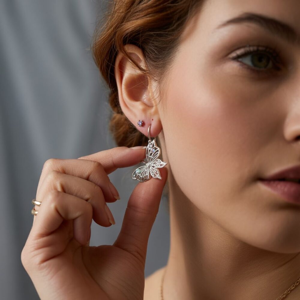 Zdejmowanie kolczyka z ucha