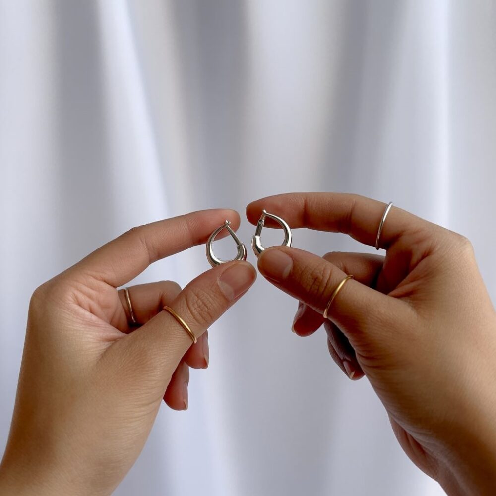 otwieranie kolczyka clicker